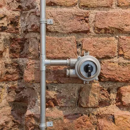 Architect Jonas Generous 85 Sqm Full Of Art 伊斯坦布尔